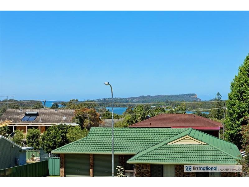 16 Peach Grove, Laurieton NSW 2443