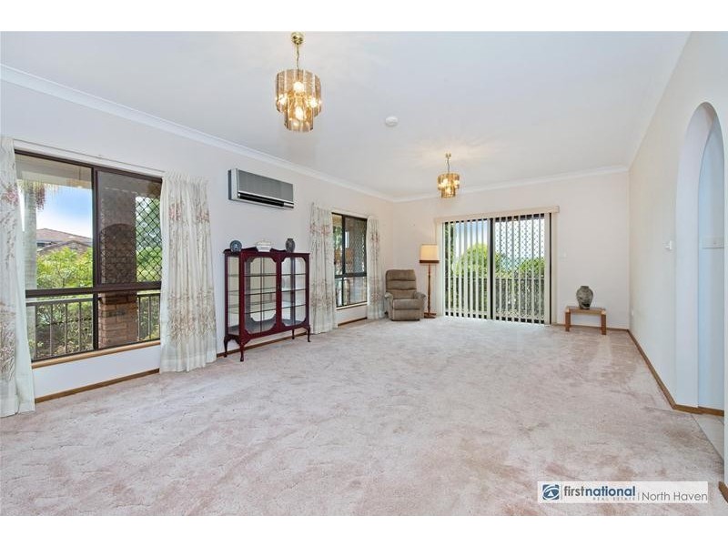 16 Peach Grove, Laurieton NSW 2443