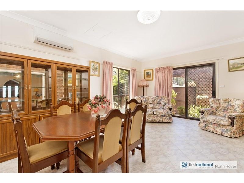 16 Peach Grove, Laurieton NSW 2443