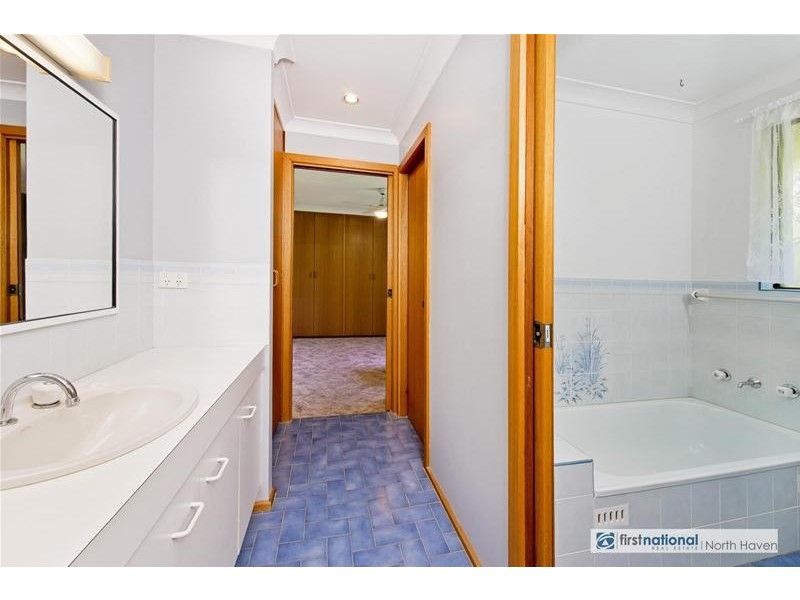 4 Elouera Place, West Haven NSW 2443