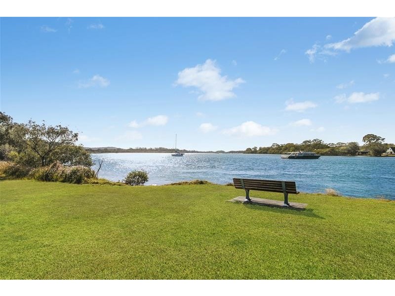 5/1 Lake Street, Laurieton NSW 2443