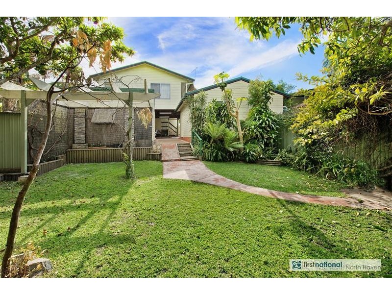 8 The Parade, North Haven NSW 2443