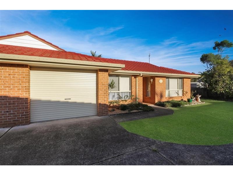 2/3 Lauren Close, North Haven NSW 2443