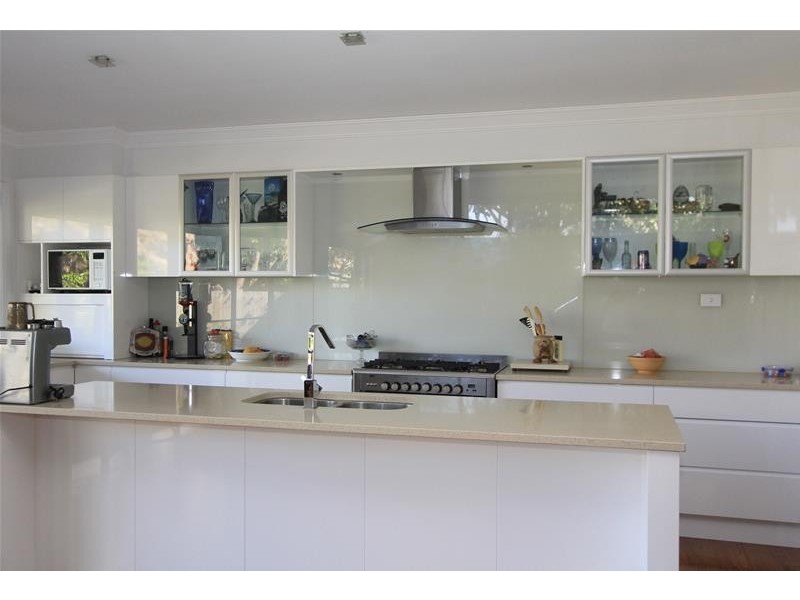 10 Koribah Avenue, Lake Cathie NSW 2445