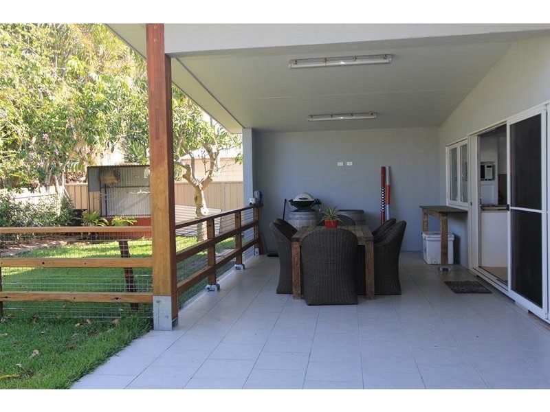 10 Koribah Avenue, Lake Cathie NSW 2445