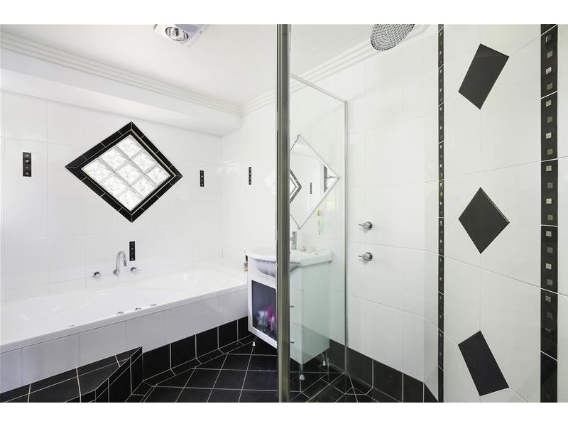 332 Long Point Drive, Lake Cathie NSW 2445