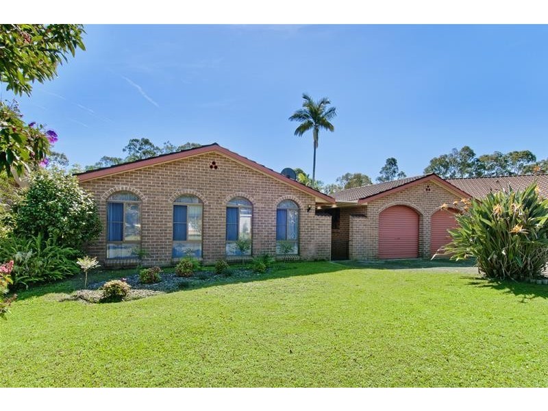 15 Honeysuckle Avenue, Laurieton NSW 2443