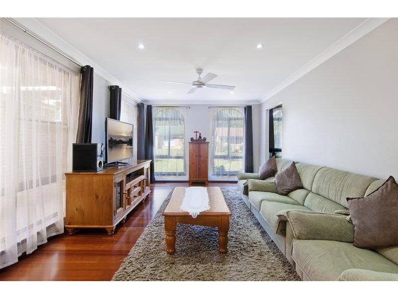 15 Honeysuckle Avenue, Laurieton NSW 2443