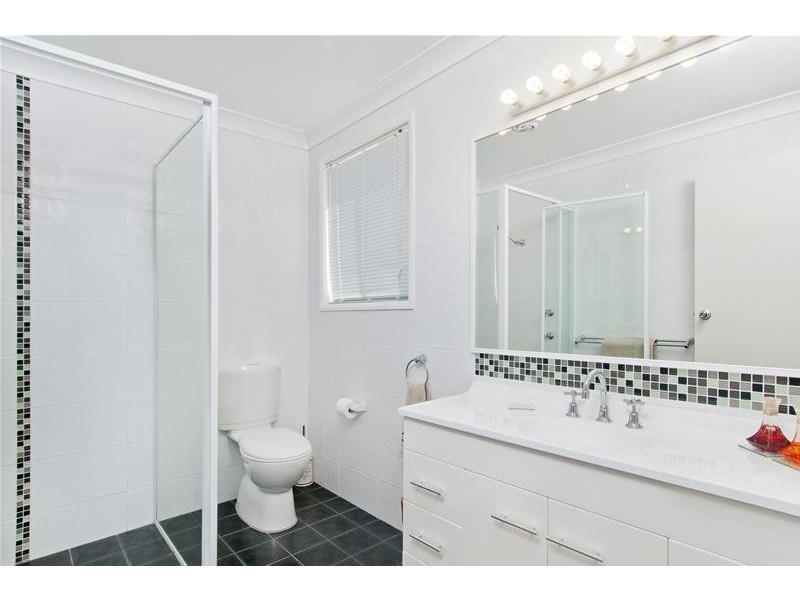 15 Honeysuckle Avenue, Laurieton NSW 2443