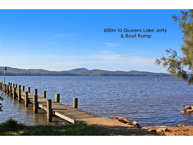 15 Honeysuckle Avenue, Laurieton NSW 2443