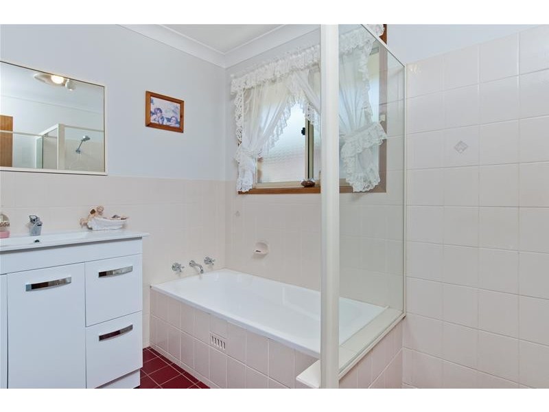 5 Glen Close, North Haven NSW 2443