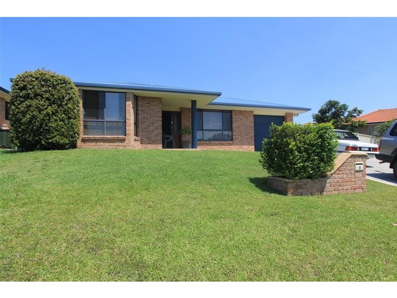 6 Dampier Court, Lake Cathie NSW 2445