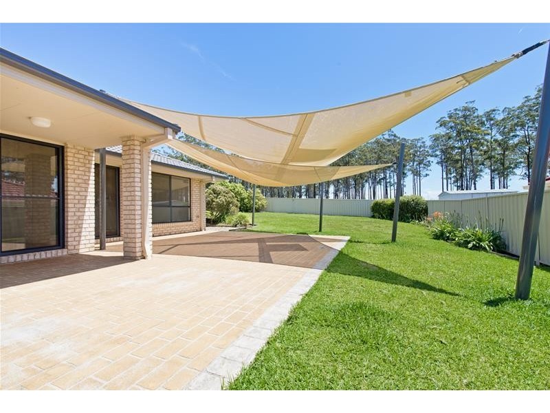 8 Wren Close, Laurieton NSW 2443