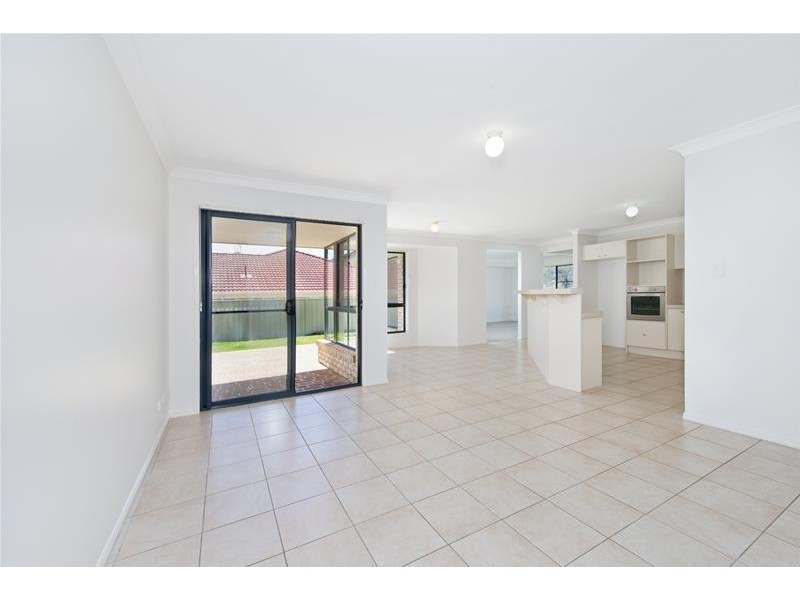8 Wren Close, Laurieton NSW 2443