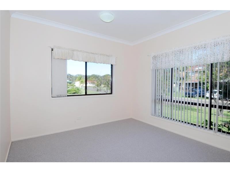 1/8 Murson Crescent, North Haven NSW 2443