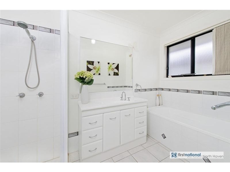 9 Grenadines Way, Bonny Hills NSW 2445