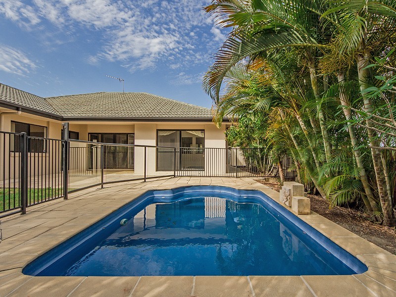 15 Montville Court, Varsity Lakes QLD 4227