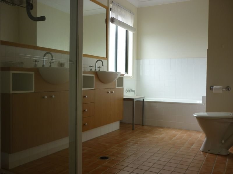 52 Peach Drive, Robina QLD 4226