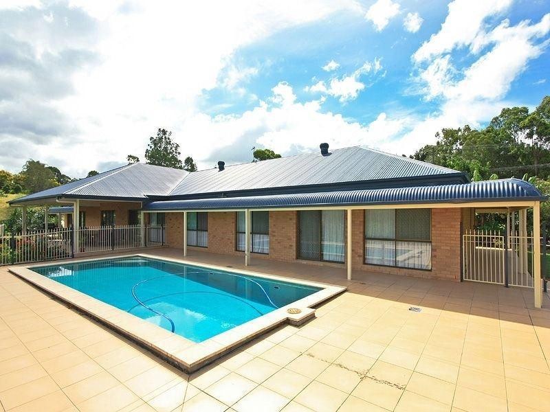 1 Imfeld Court, Tallai QLD 4213
