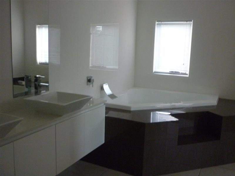 2 Ironbark Court, Wongawallan QLD 4210