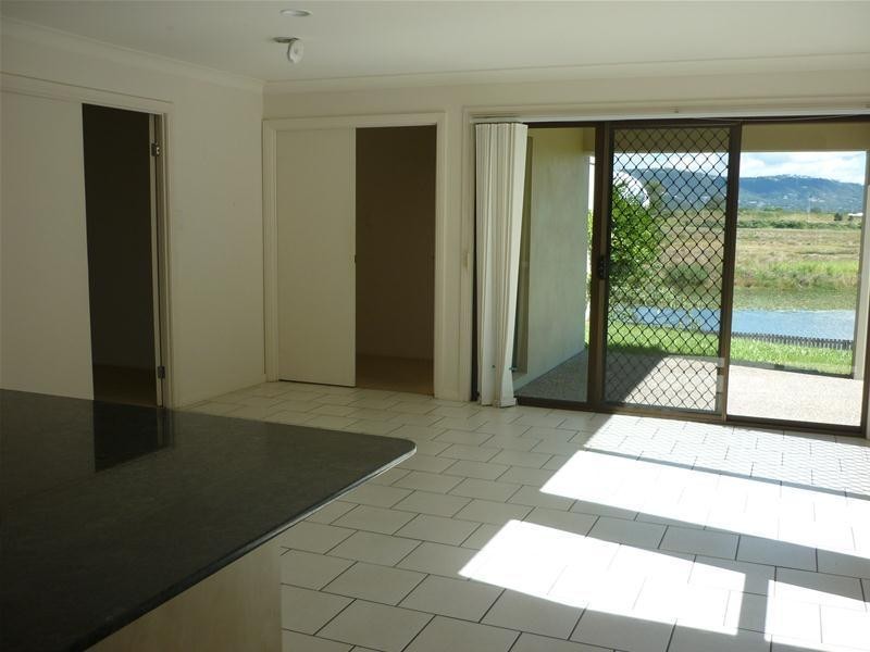 50 Peach Drive, Robina QLD 4226