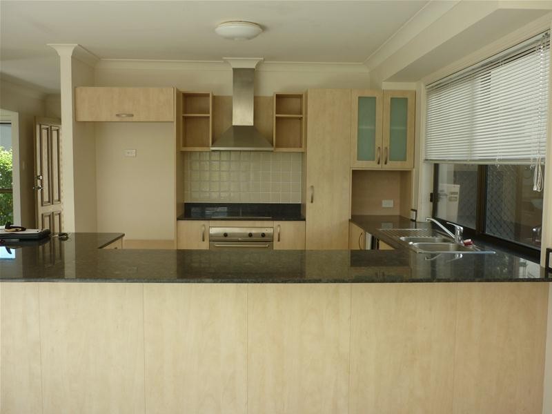 50 Peach Drive, Robina QLD 4226