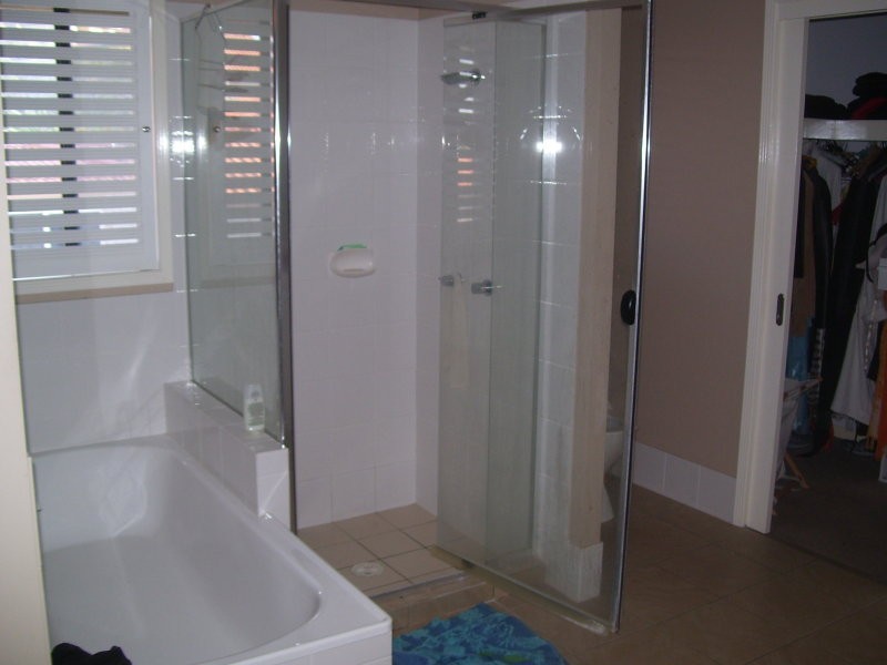 19 Yaldara Street, Pacific Pines QLD 4211