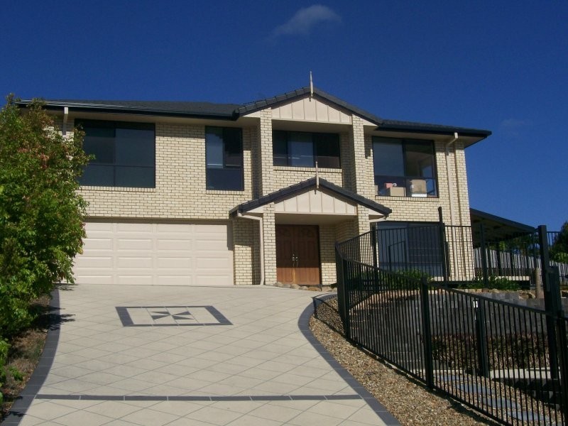 19 Yaldara Street, Pacific Pines QLD 4211