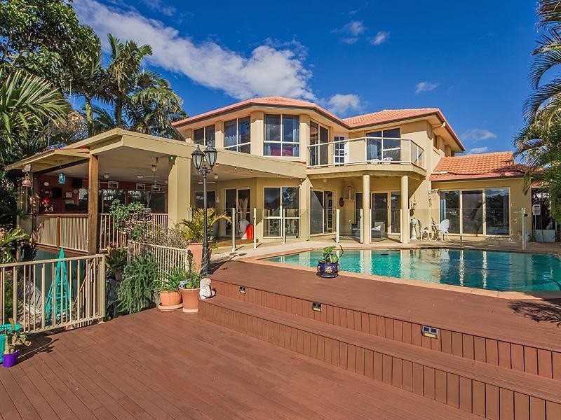 13 Tullamarine Drive, Robina QLD 4226