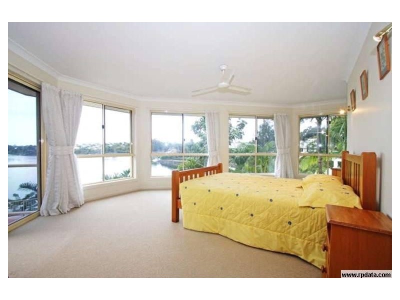 13 Tullamarine Drive, Robina QLD 4226