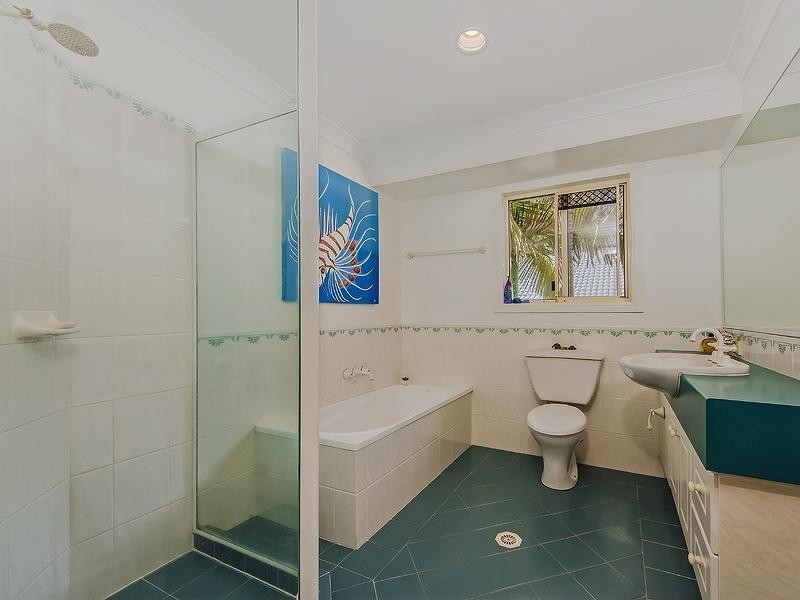 13 Tullamarine Drive, Robina QLD 4226