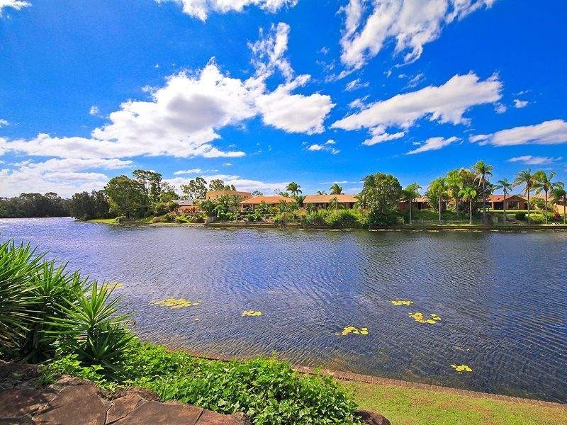 90 Manly Drive, Robina QLD 4226