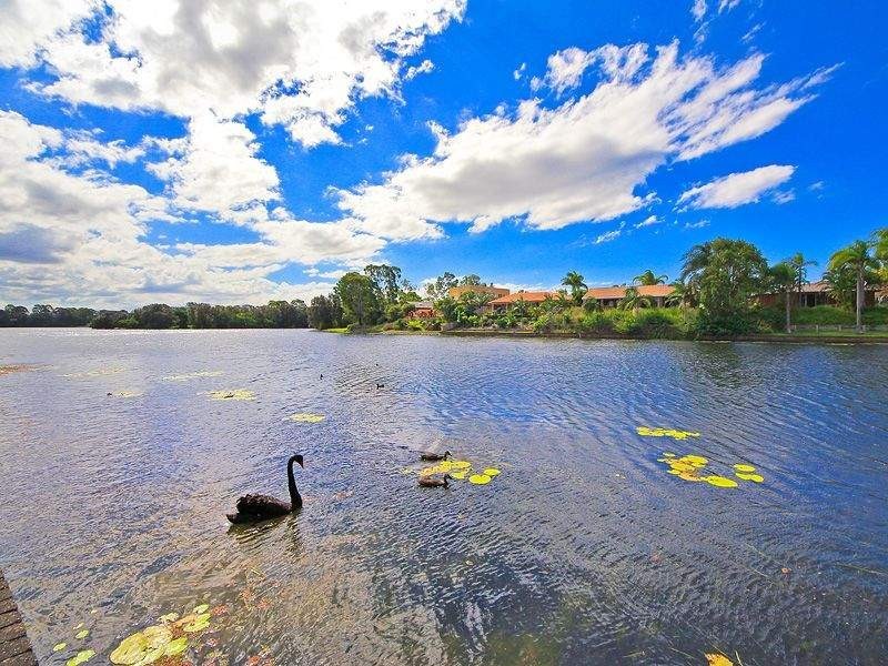 90 Manly Drive, Robina QLD 4226