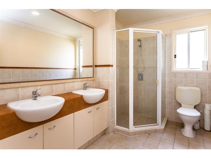 19 Elfin Street, Robina QLD 4226