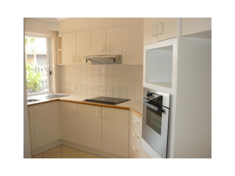 2 Resort Drive, Robina QLD 4226