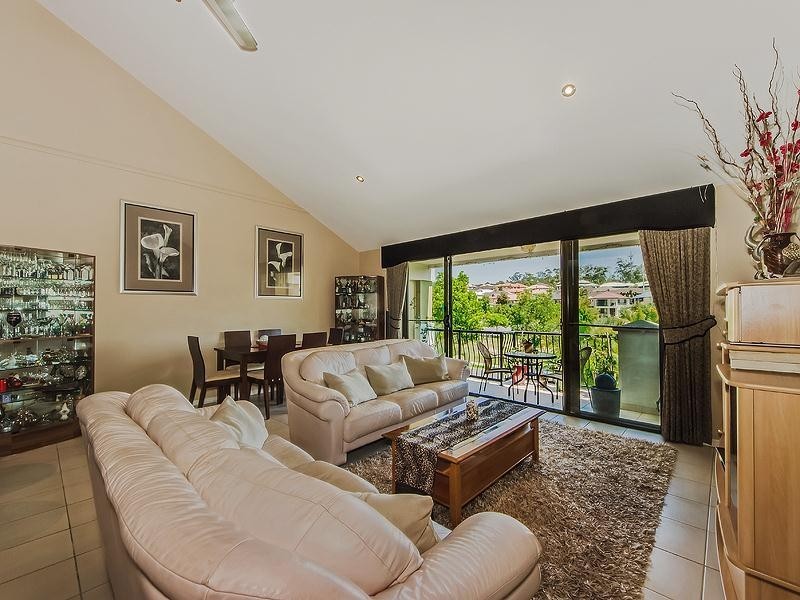 4/31 North Shore Avenue, Varsity Lakes QLD 4227