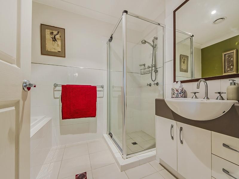 4/31 North Shore Avenue, Varsity Lakes QLD 4227