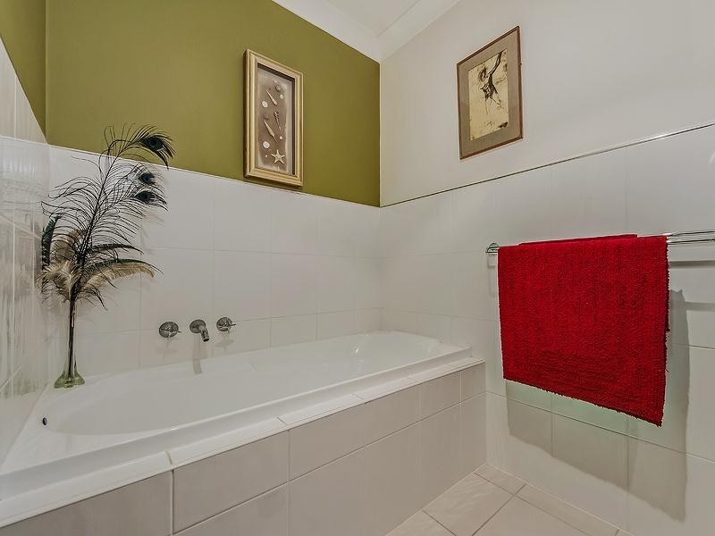 4/31 North Shore Avenue, Varsity Lakes QLD 4227