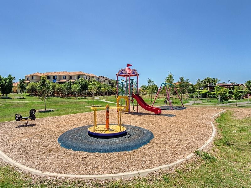 4/31 North Shore Avenue, Varsity Lakes QLD 4227