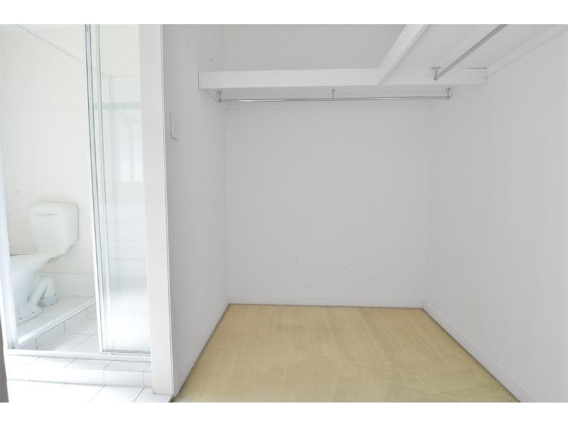 60/152 Palm Meadows Drive, Carrara QLD 4211