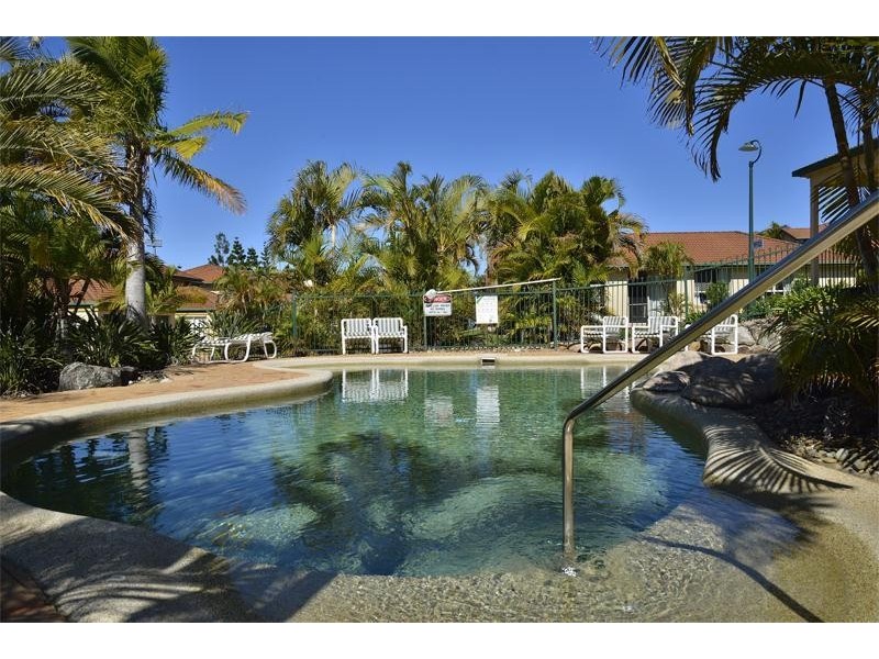 60/152 Palm Meadows Drive, Carrara QLD 4211