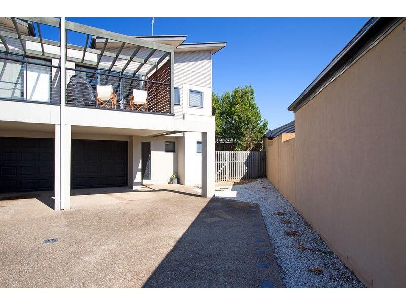 1/2 Palma Crescent, Varsity Lakes QLD 4227