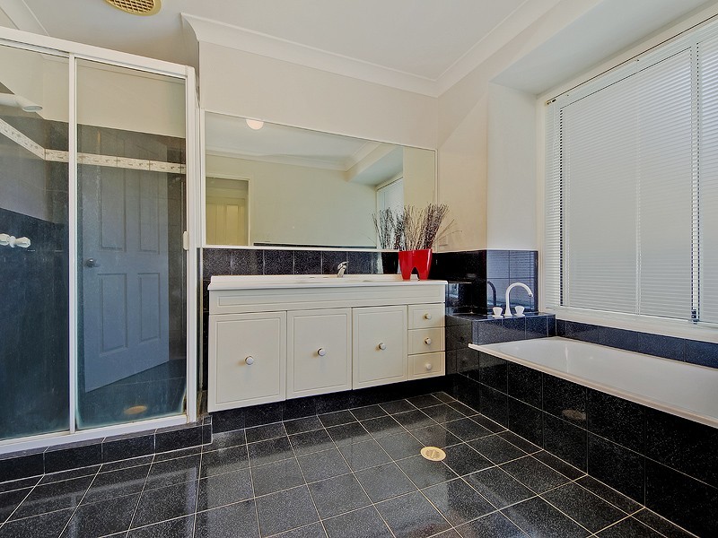 8 Nunawading Court, Robina QLD 4226