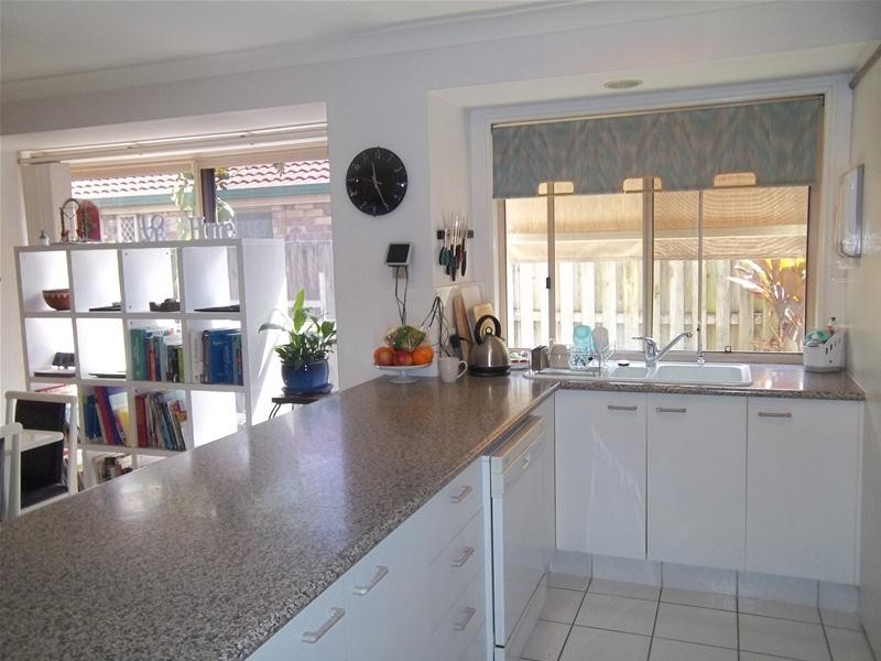 5 Gainsborough Drive, Varsity Lakes QLD 4227