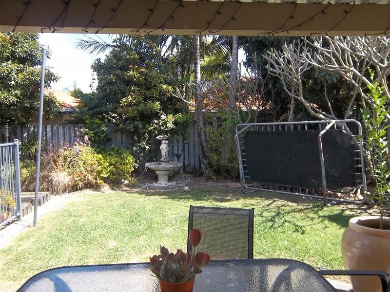 5 Gainsborough Drive, Varsity Lakes QLD 4227