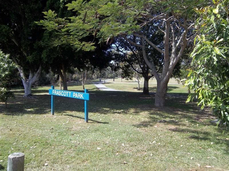 5 Gainsborough Drive, Varsity Lakes QLD 4227