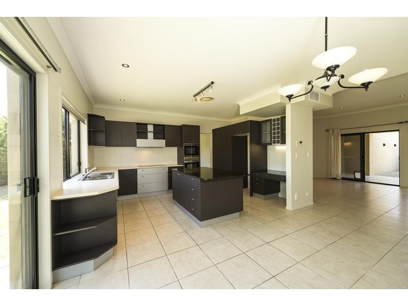 17 Meadowlake Drive, Carrara QLD 4211