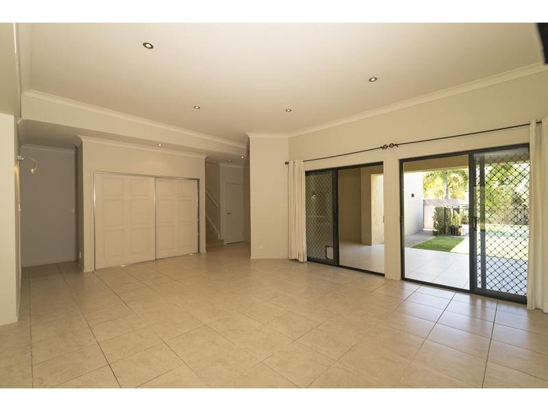 17 Meadowlake Drive, Carrara QLD 4211