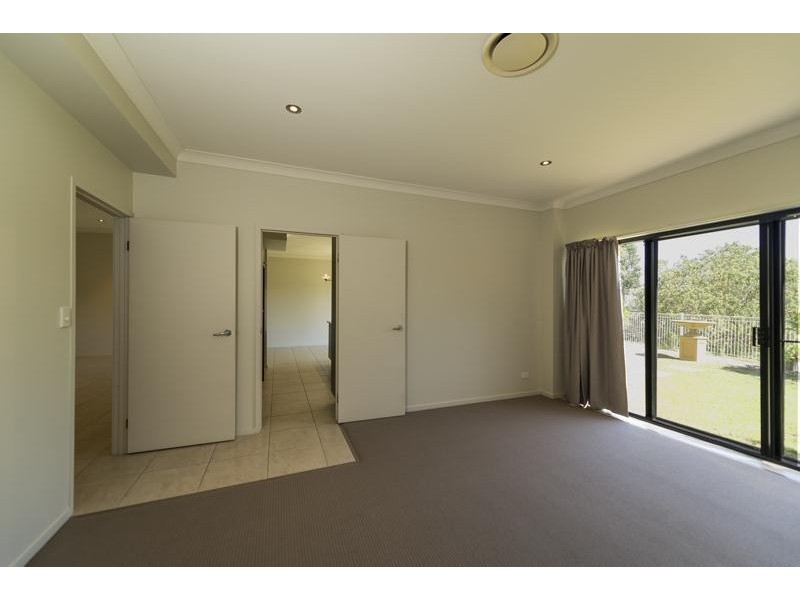 17 Meadowlake Drive, Carrara QLD 4211