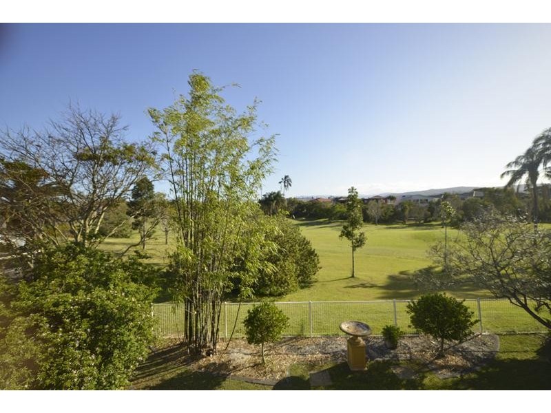 17 Meadowlake Drive, Carrara QLD 4211